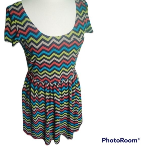 AUW - Colorful Chevron Dress With Pocket - Picture 5 of 8
